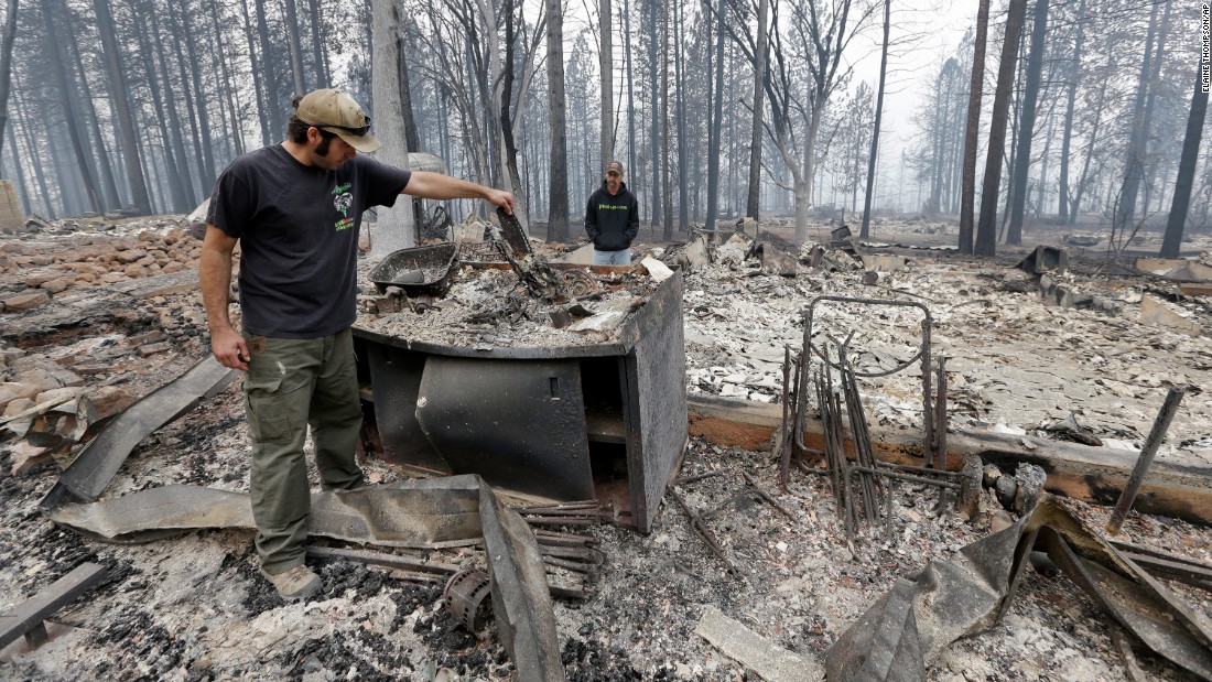 Southern California fires growing quickly, forcing thousands to evacuate – Trending Stuff Southern California fires growing quickly, forcing thousands to evacuate – Trending Stuff