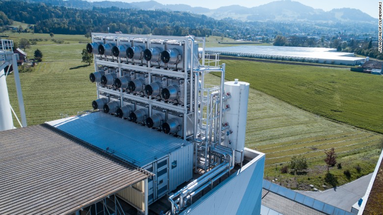 Il primo impianto di captazione d'aria diretta del mondo è stato inaugurato in Svizzera a maggio. 