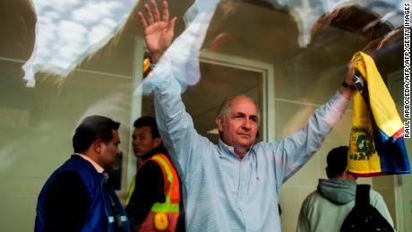 Jailed Venezuelan opposition leader escapes house arrest, flees to Spain 