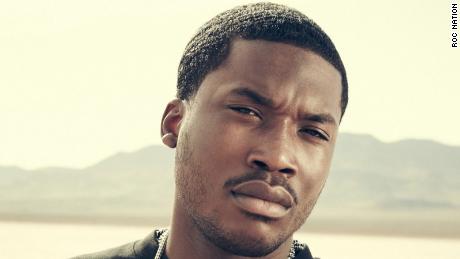 Philadelphia Eagles show solidarity with imprisoned rapper Meek Mill during Super Bowl entrance