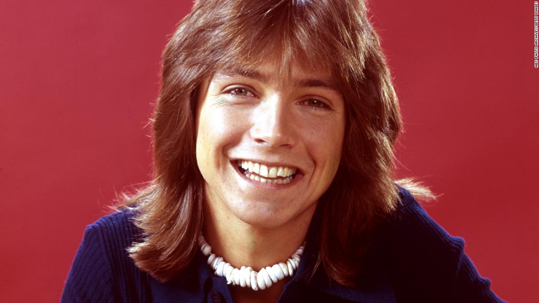 David Cassidy 70s Teen Heartthrob Dies At Age 67 Cnn