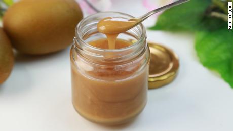 Despite dubious claims, manuka honey may be antibiotic powerhouse