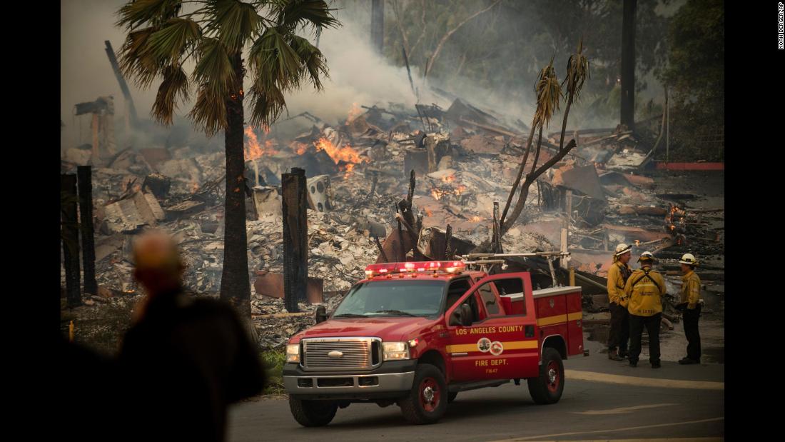 Ventura fire Thousands forced to evacuate CNN