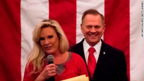 The 11 weirdest moments at Roy Moore&#39;s final campaign rally