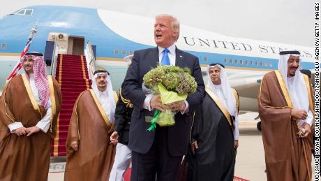 President Trump is welcomed by Saudi Arabia&#39;s King Salman bin Abdulaziz Al Saud in Riyadh.
