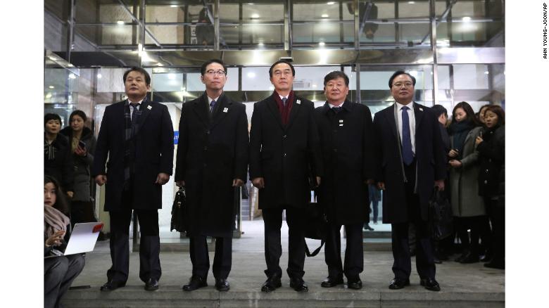 North, South Korea begin peace talks at DMZ