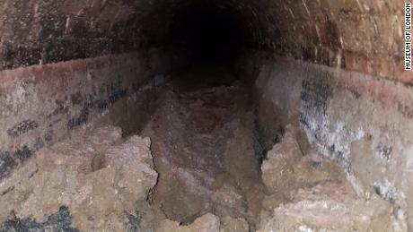 The Whitechapel sewer during removal of the fatberg.