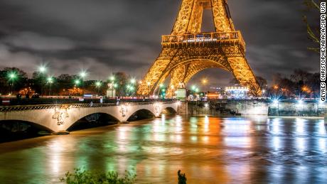 Night view of the floods in Paris on Thursday night. 
