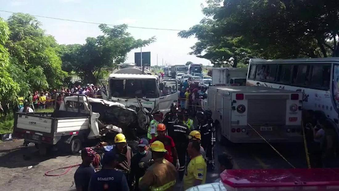 Choque De Camiones Deja Muertos En Ecuador Cnn Video