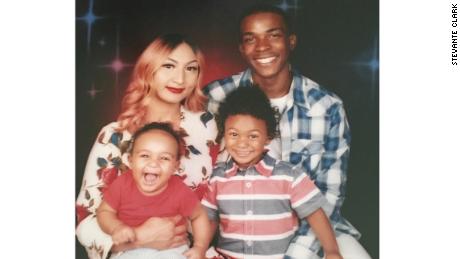 Former NBA player leads Stephon Clark protest rally 