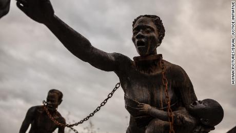 This new lynching memorial rewrites American history 