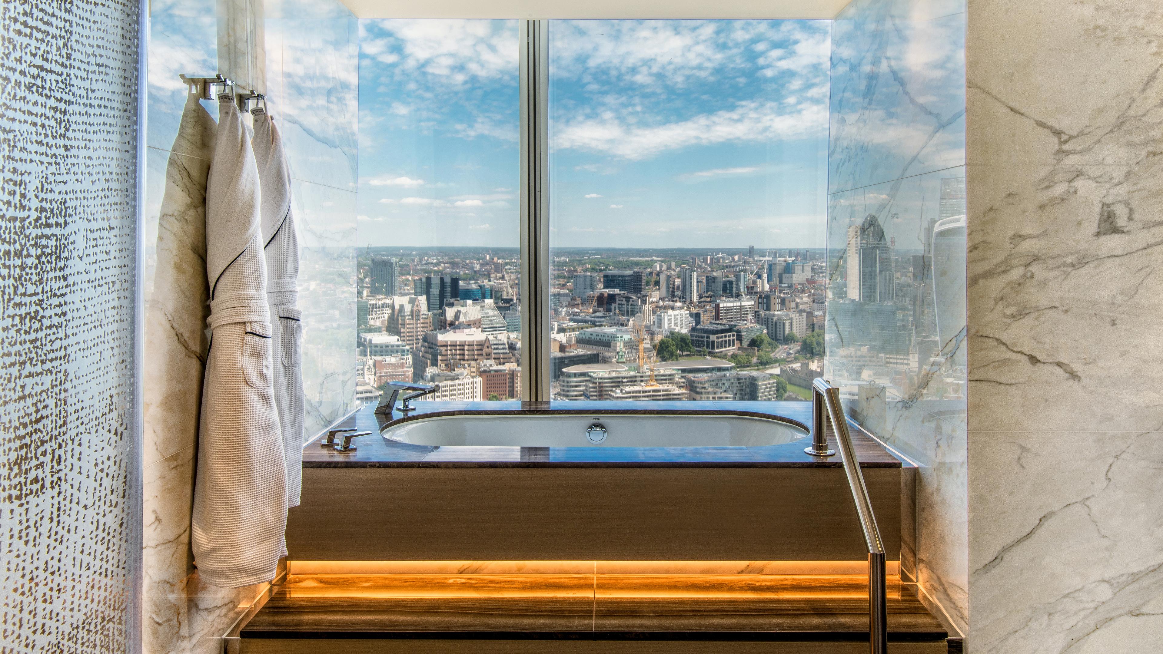 10 Hotel Bathtubs With Jaw Dropping, Hotels With Bathtubs