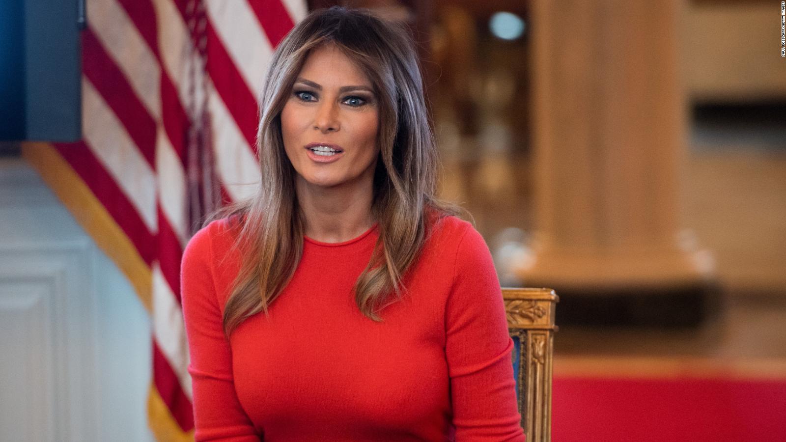 Internet Reacts To Melania S Hand Gesture Cnn Video