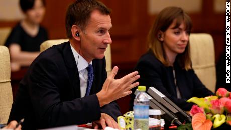 Jeremy Hunt accidentally describes his Chinese wife as Japanese in Beijing