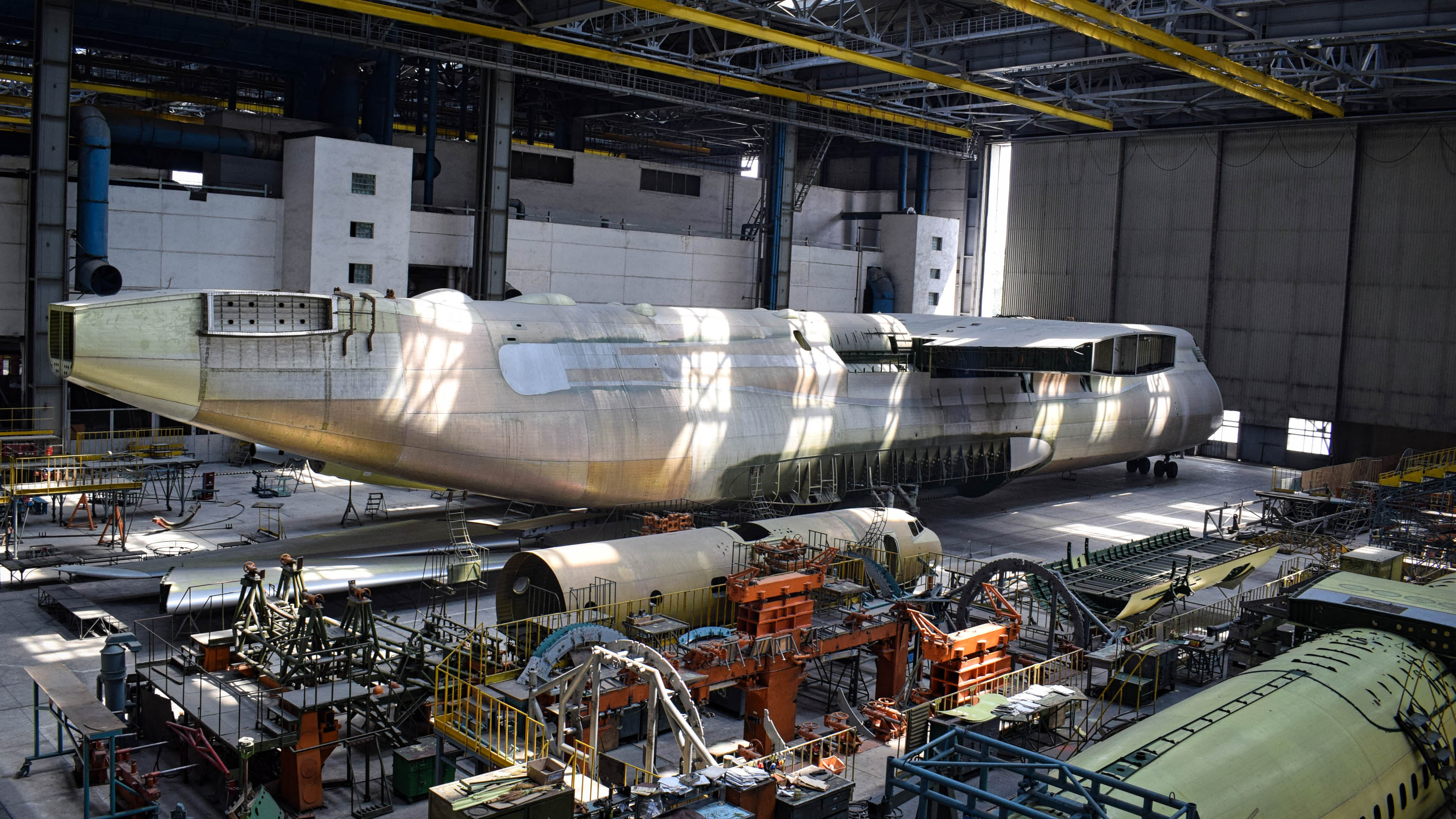Antonov An-225: Enormous, unfinished plane lies hidden in hangar | CNN  Travel