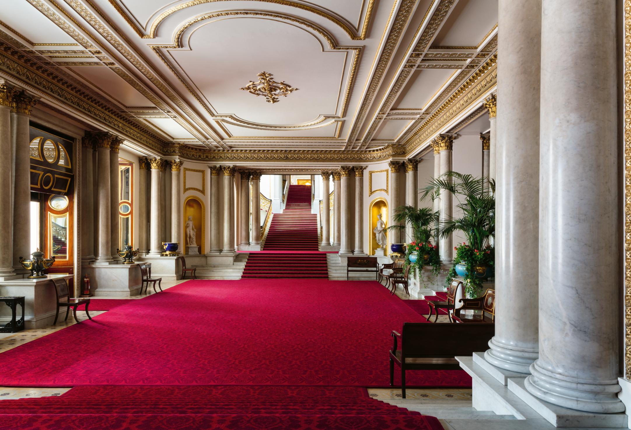 View Visitor Entrance Buckingham Palace Pics