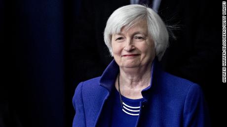 Yellen defends the Fed against Trump's attacks