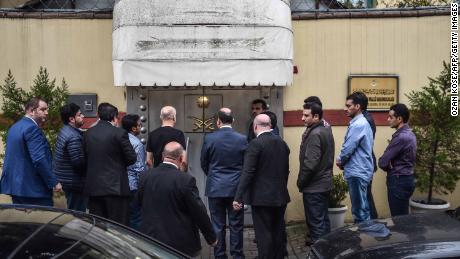 A Saudi investigative delegation enters the consulate of Saudi Arabia Monday before the arrival of Turkish investigators.