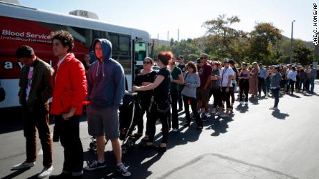 Hundreds show up to donate blood to California shooting victims