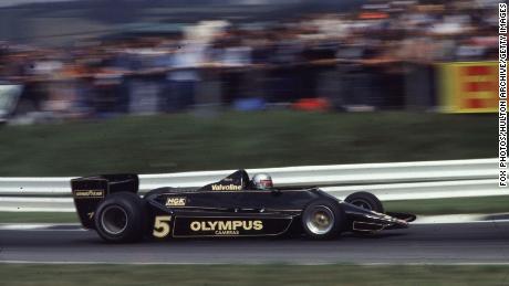 In the 79th he was led by pilot Lotus Mario Andretti and # 39; title and team winning winner & # 39; Championship.