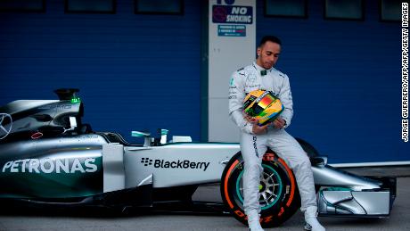 The five-season champion of Lewis Hamilton presents the appearance of Mercedes W05.