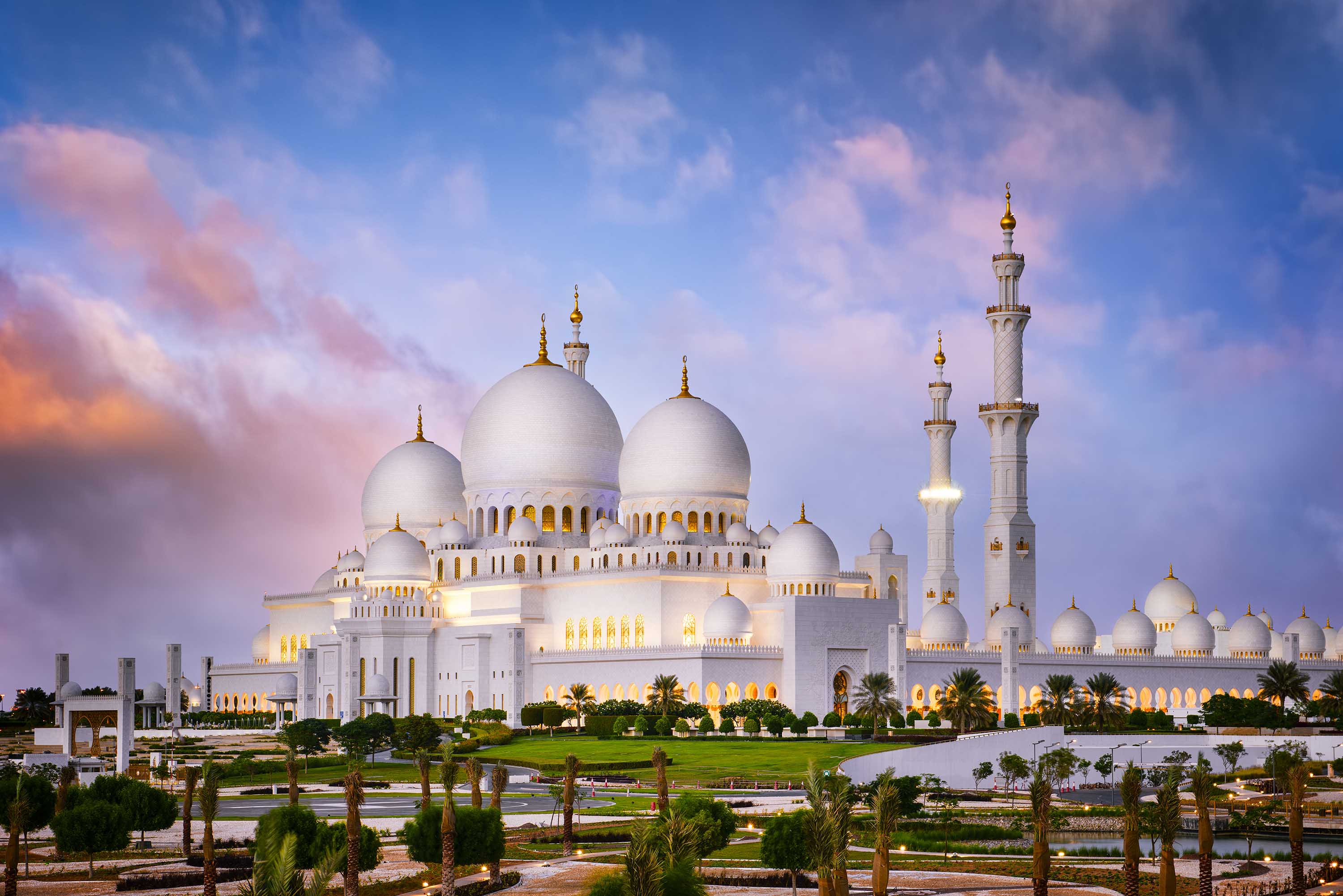 Sheikh Zayed Grand Mosque in Abu Dhabi: Learn its secrets | CNN Travel
