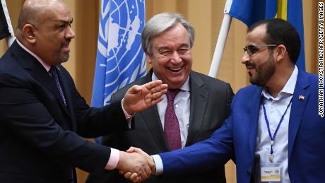 Yemen rivals agree to ceasefire around &#39;lifeline&#39; port city of Hodeidah, UN says