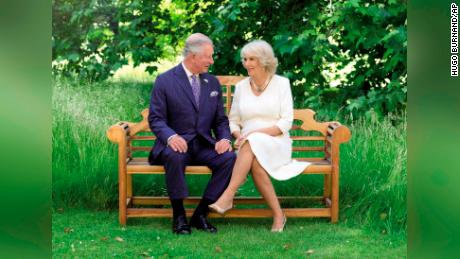 Charles and Camilla chose a very good view of the couple on a mountain