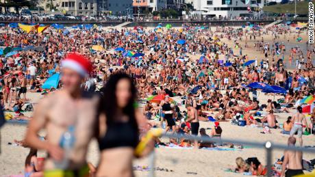 Australia suffers extreme heat wave up to 14 C above average