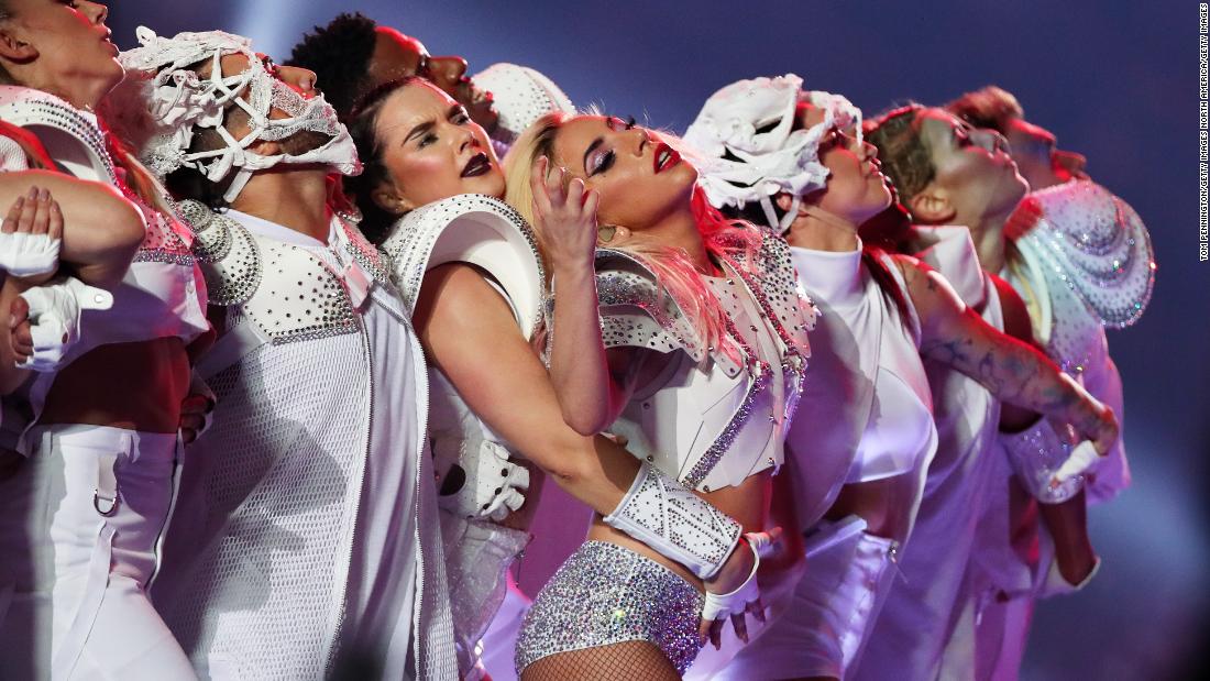 7 Most Memorable Super Bowl Halftime Shows And Costumes Cnn Style