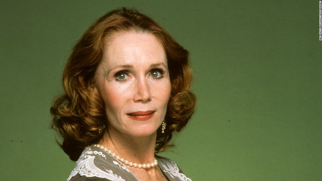 Golden Globe-winning actress &lt;a href=&quot;https://www.cnn.com/2019/03/01/entertainment/katherine-helmond-dead/index.html&quot; target=&quot;_blank&quot;&gt;Katherine Helmond&lt;/a&gt;, a frequent scene-stealer on shows such as &quot;Who&#39;s the Boss?&quot; and &quot;Soap,&quot; died February 23, her talent agency APA told CNN. She was 89.