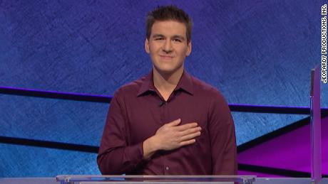 & # 39; Jeopardy! & # 39; Champion James Holzhauer donates $ 10,000 to a charity that helps kids drop out of school