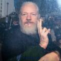 08 assange arrest 0411