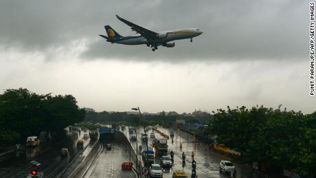 India&#39;s Jet Airways collapses as banks pull the plug