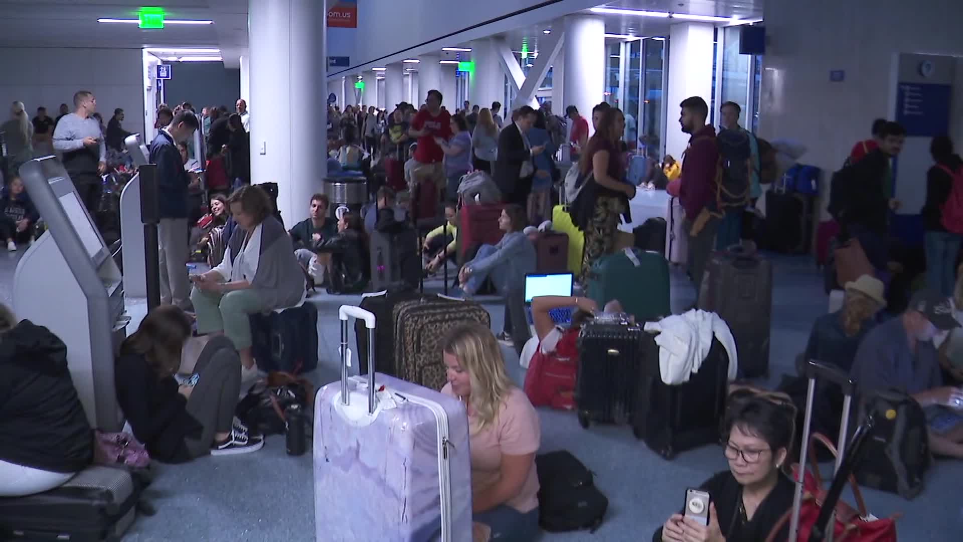 lax luggage store