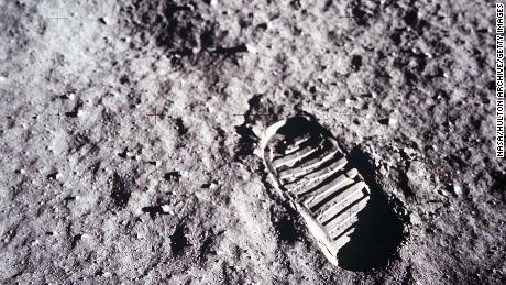  An astronaut&#39;s bootprint leaves a mark on the lunar surface July 20, 1969, on the moon. 