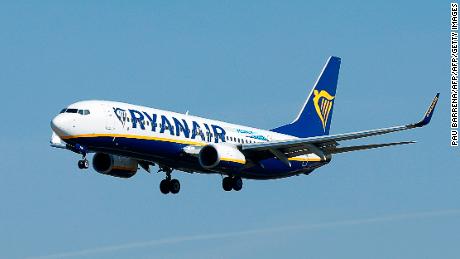 Ryanair se encuentra entre los mayores emisores de gases de efecto invernadero de la UE, según datos de la UE.  Las clasificaciones incluyen centrales eléctricas, plantas de fabricación y aviación.
