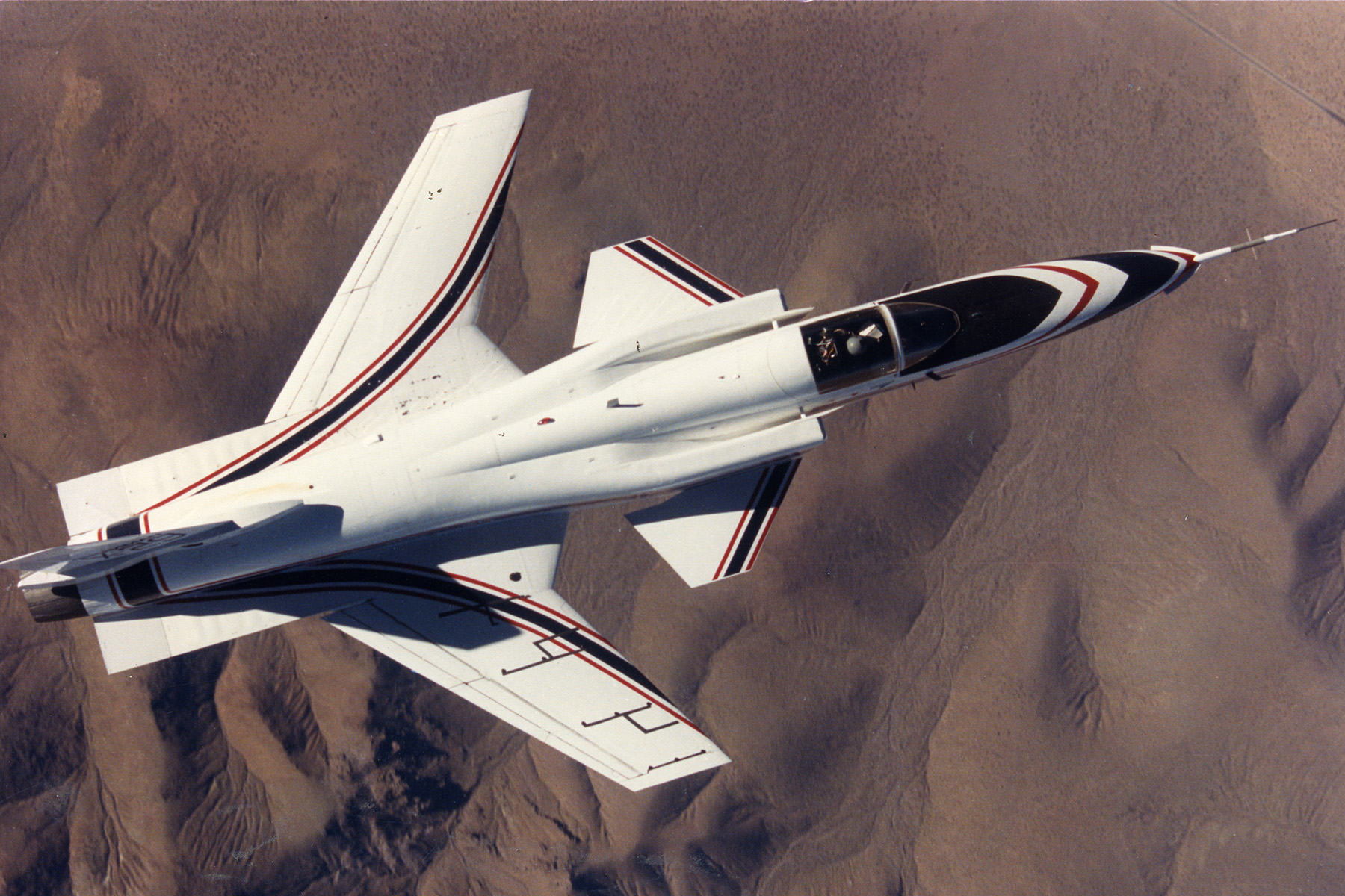 Grumman X-29: The impossible fighter jet with inverted wings - CNN Style