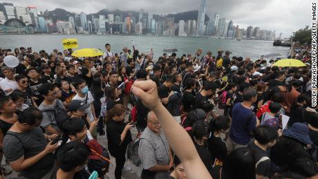 Hong Kong protesters take to Kowloon, in bid to appeal to mainland Chinese tourists
