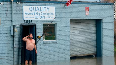 Why New Orleans is exposed to floods: it flows