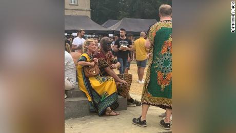 Partygänger trugen zu einer Veranstaltung Schwarzgesicht und Kolonialtracht - im umstrittenen belgischen Afrika-Museum