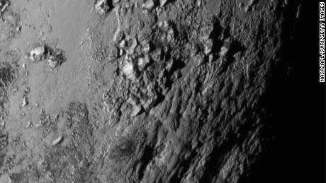 In Space - July 14: In this paper provided by NASA (National Aeronautics and Space Administration), a close-up image of a region located near Pluto's Equator shows a mountain range in the United States. Up to 3,500 meters) taken by NASA's New Horizons spacecraft when it passed 7,800 feet from the dwarf planet on July 14, 2015. The probe the size of a piano, weighing 1,050 pounds, was launched on 19 January 2006 aboard an Atlas V rocket in Cape Canaveral. , Florida, closed by the planet yesterday. (Photo of NASA / APL / SwRI via Getty Images)