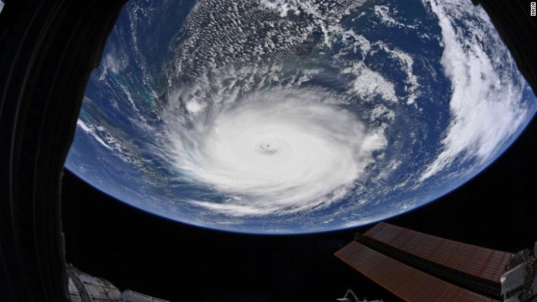 허리케인과 태풍의 숫자가 감소하고 있습니다, 연구 결과, 그들이 더 파괴적이 될지라도