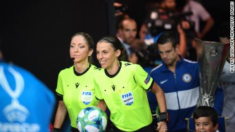 Stephanie Frappart und Manuela Nicolosi gehen für das UEFA-Superpokal-Finale aus.