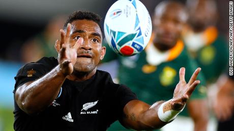New Zealand&#39;s wing Sevu Reece catches the ball during the Japan 2019 Rugby World Cup Pool B match between New Zealand and South Africa at the International Stadium Yokohama in Yokohama on September 21, 2019. (Photo by Odd ANDERSEN / AFP)        (Photo credit should read ODD ANDERSEN/AFP/Getty Images)