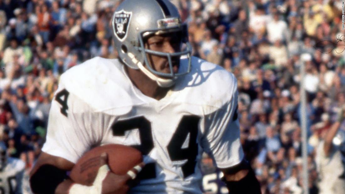 &lt;a href=&quot;http://www.cnn.com/2019/10/22/sport/nfl-willie-brown-death-spt-trnd/index.html&quot; target=&quot;_blank&quot;&gt;Willie Brown&lt;/a&gt;, a longtime defensive back for the Oakland Raiders, died October 21, according to the Pro Football Hall of Fame. He was 78. Brown played for 16 seasons and was enshrined into the Hall of Fame in 1984.