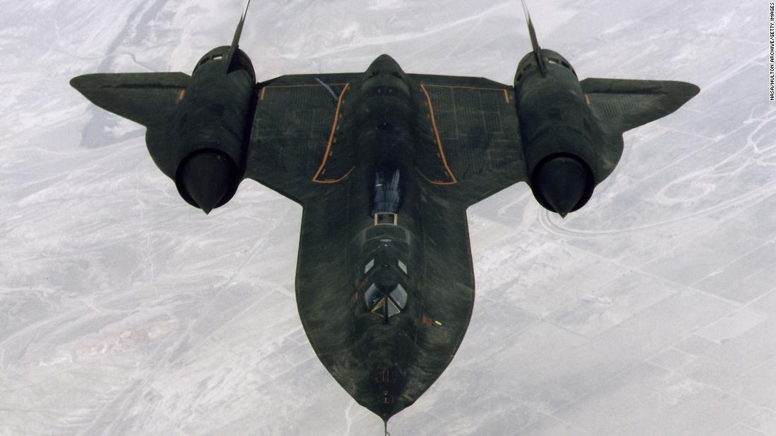 Sr 71 Blackbird The Cold War Spy Plane That S Still The World S Fastest Airplane Cnn Style