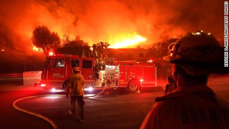 تجهیزات الکتریکی یک شرکت برق یکی از مخرب ترین آتش سوزی های تاریخ کالیفرنیا را به وجود آورد