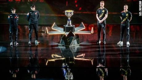 Chinese team FunPlus Phoenix wins League of Legends World Championship 