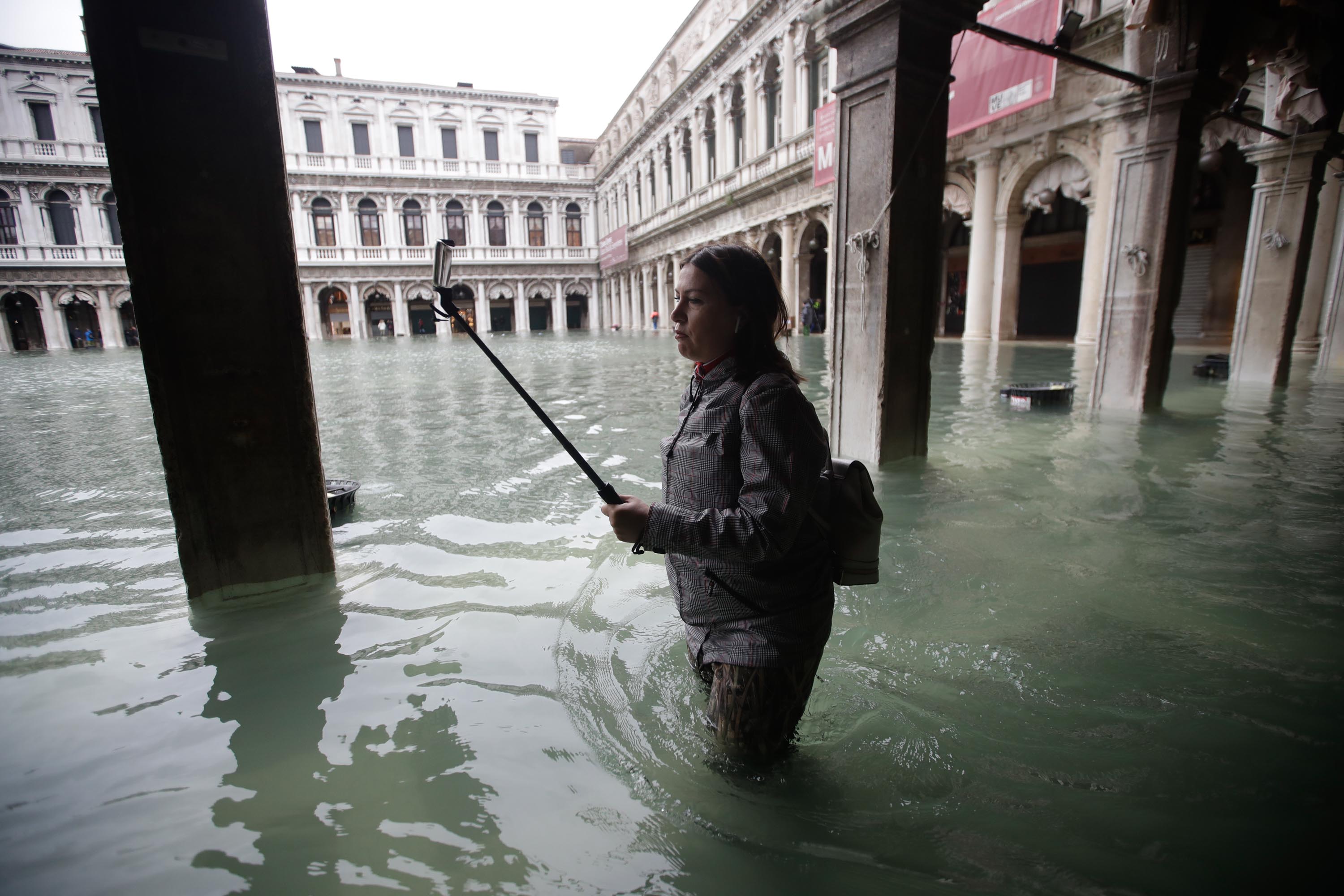 skjule hver dag Goodwill Tourists needed in Venice after flooding, locals say | CNN Travel